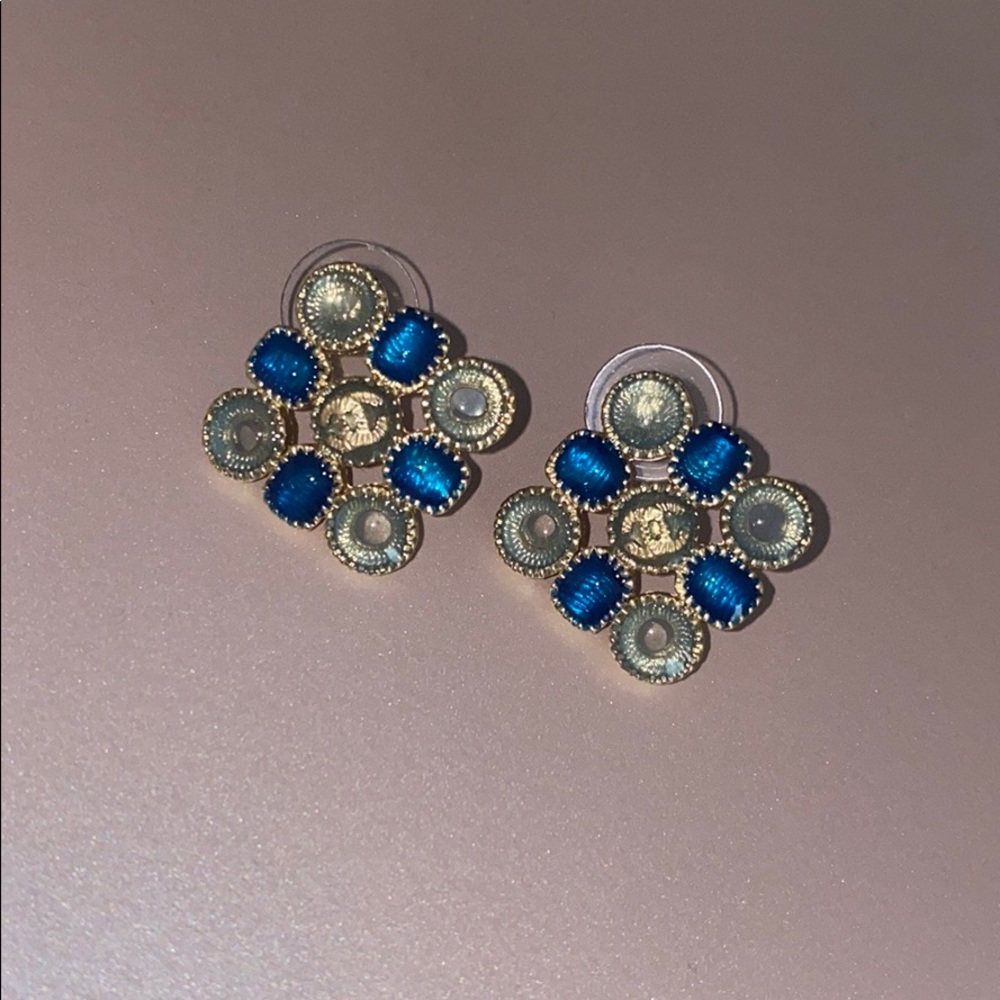 earrings - Picture 2 of 3